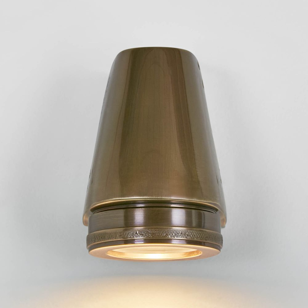 Seaman Outdoor Wall Light Antique Brass (RRP $437.80) - Image 3