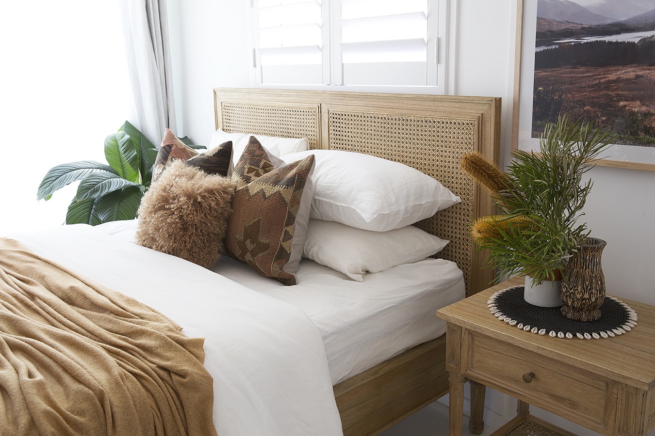 Hamilton Cane Bed King Single Size Low End Weathered Oak, 118cm Wide x 217cm Long x 122cm High - Image 9