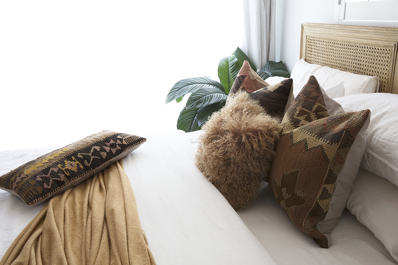 Hamilton Cane Bed Single Size Low End Weathered Oak - Image 3