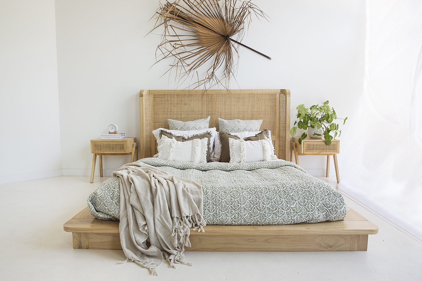 Castaway Bed Queen Size, W 182cm x D 221cm x H110cm - Image 8