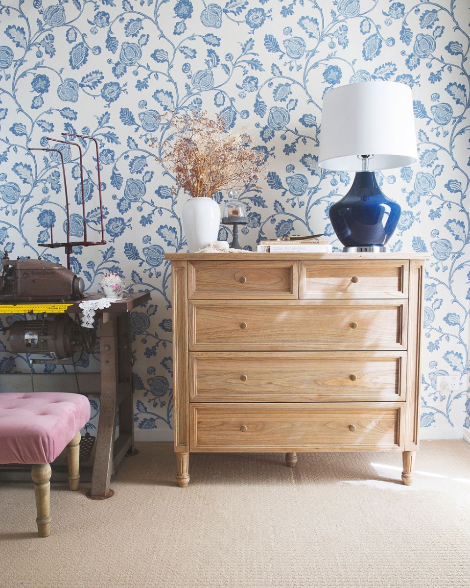 Hamilton Dresser 5 Drawer Weathered Oak, W 100cm x D 47cm x H 92cm (RRP $2499) - Image 4