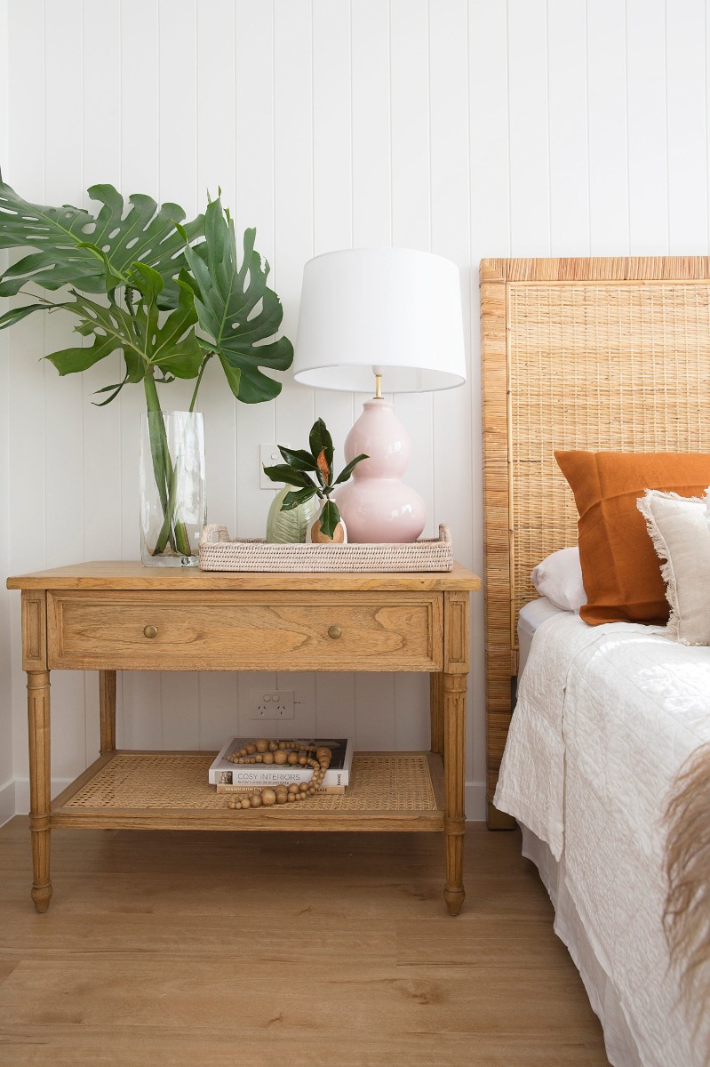 Hamilton Nightstand / Bedside Weathered Oak, W 91cm x D 51cm x H 66cm - Image 4