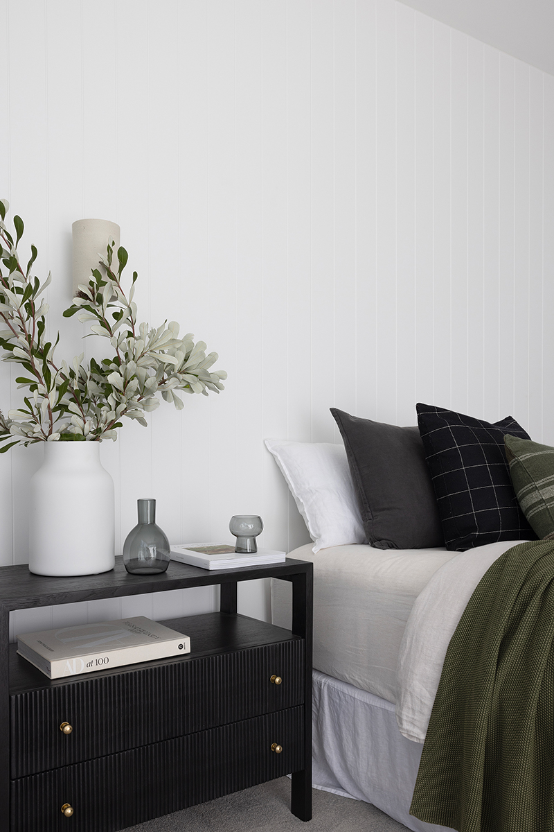 Audrey Nightstand Black, W 80cm x D 42cm x H 70cm - Image 4