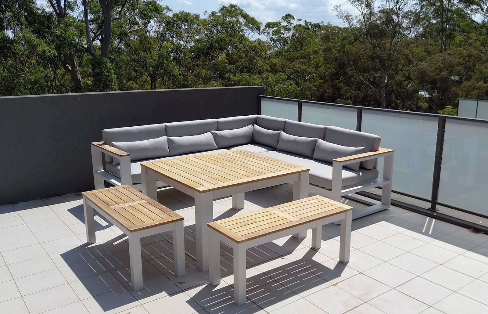"Newport" Hamptons Style Outdoor Aluminium Lounge & Dining Setting in White with Olefin Grey Cushions - Image 4