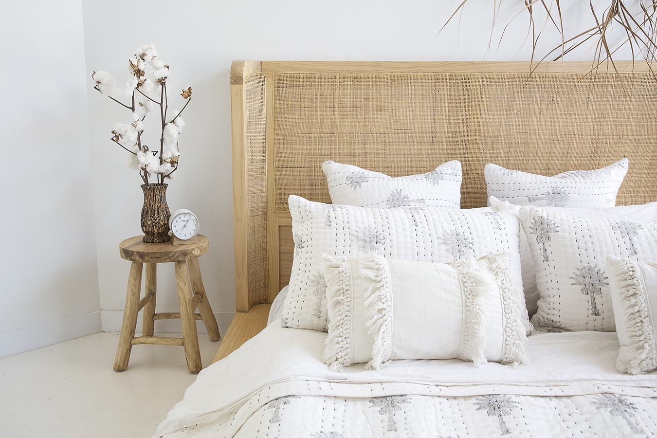 Castaway Bed Queen Size, W 182cm x D 221cm x H110cm - Image 4