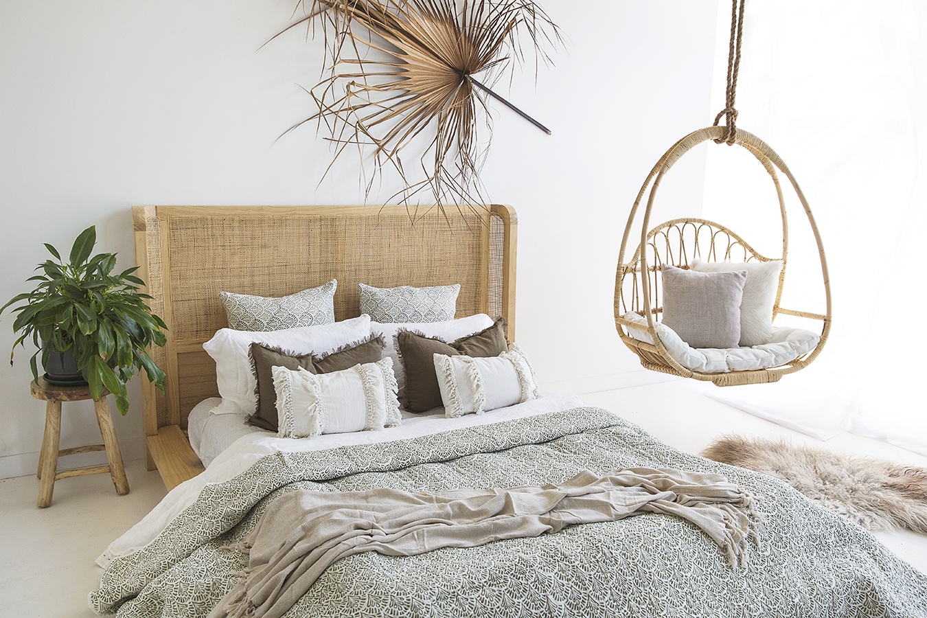 Castaway Bed Queen Size, W 182cm x D 221cm x H110cm - Image 6