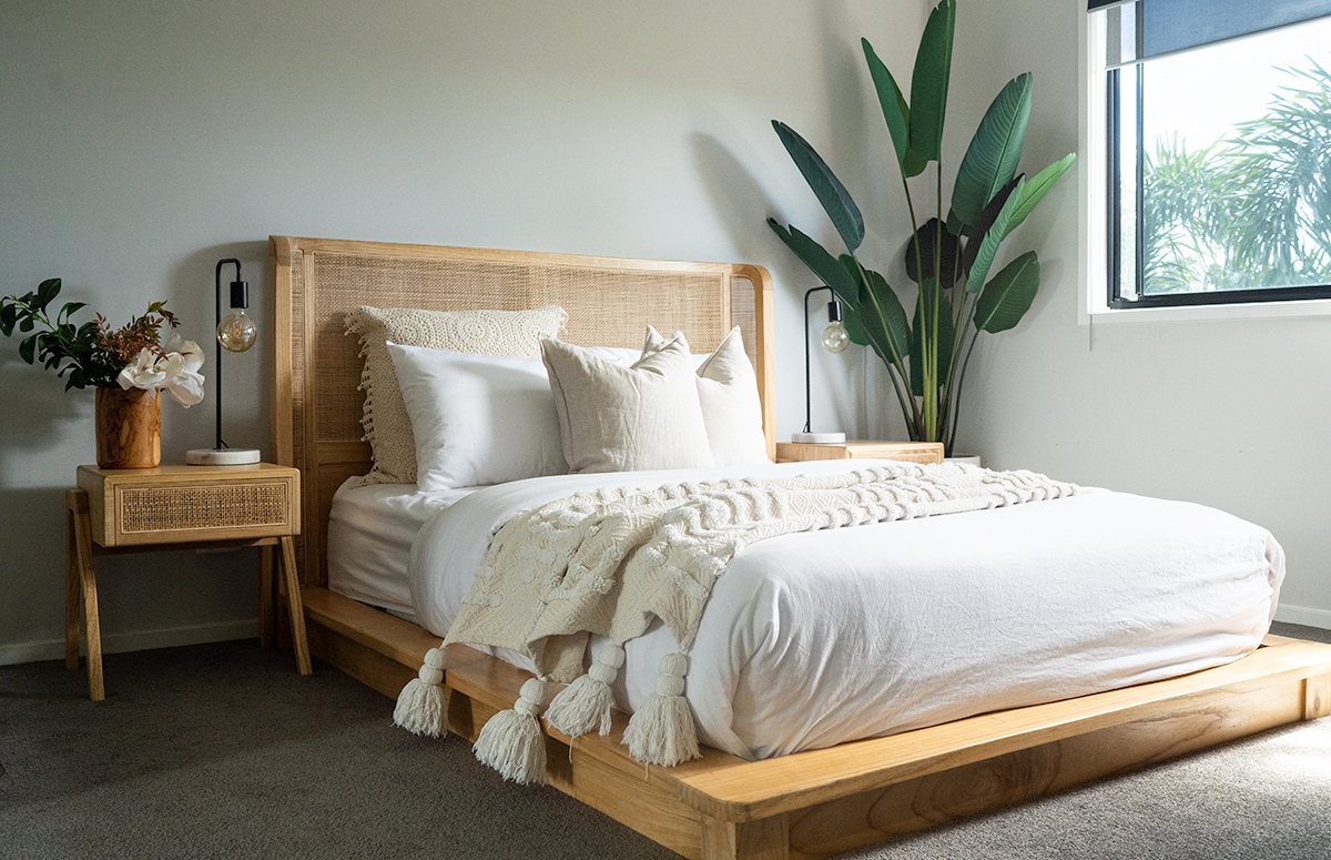 Castaway Bed Queen Size, W 182cm x D 221cm x H110cm - Image 14