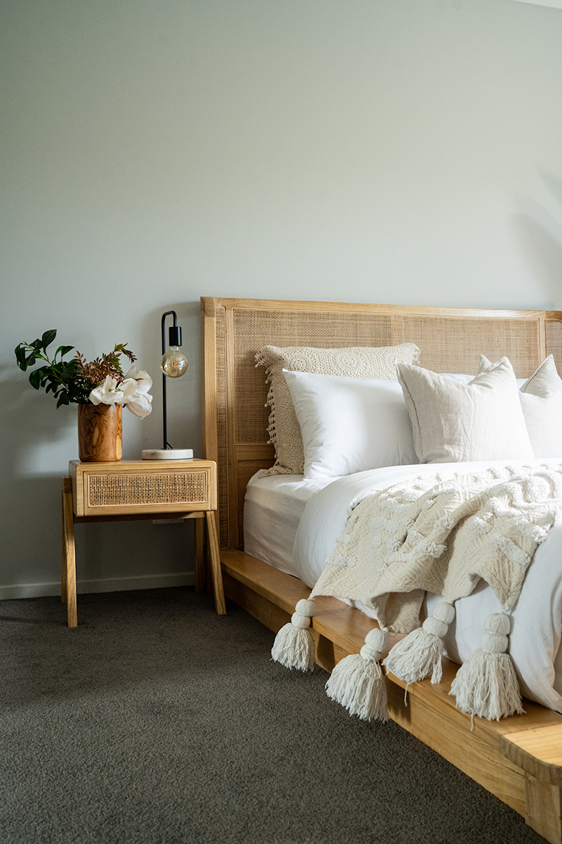 Castaway Bed Queen Size, W 182cm x D 221cm x H110cm - Image 2