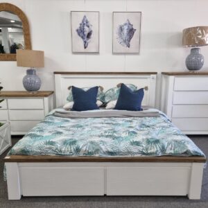 FLOORSTOCK CLEARANCE SALE "Jefferson" Hamptons Style Solid Hardwood Timber Queen Bed with Storage Drawers (RRP $1699)