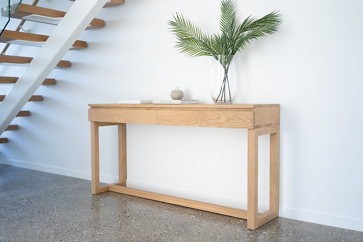 Clovelly Console Table American Oak, L 160cm x W 40cm x H 82cm - Image 9