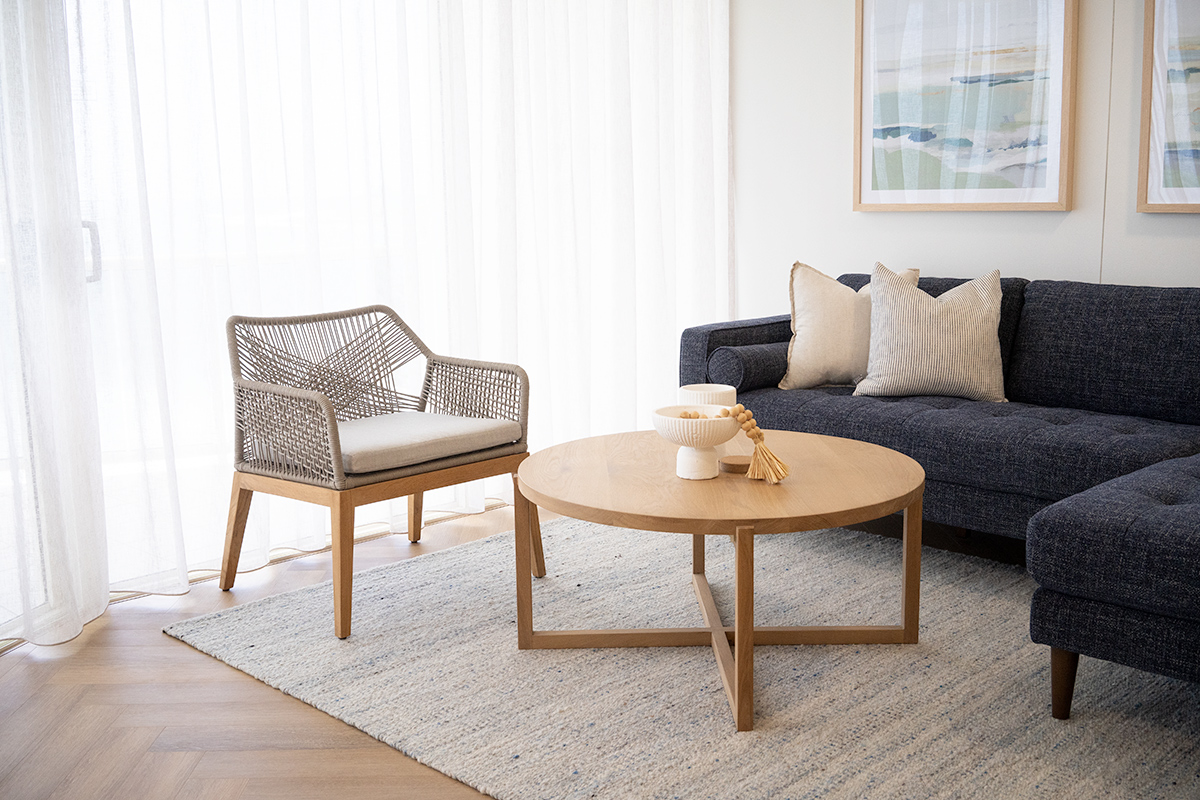 Clovelly Round Coffee Table American Oak, W 100cm x H 47cm - Image 8
