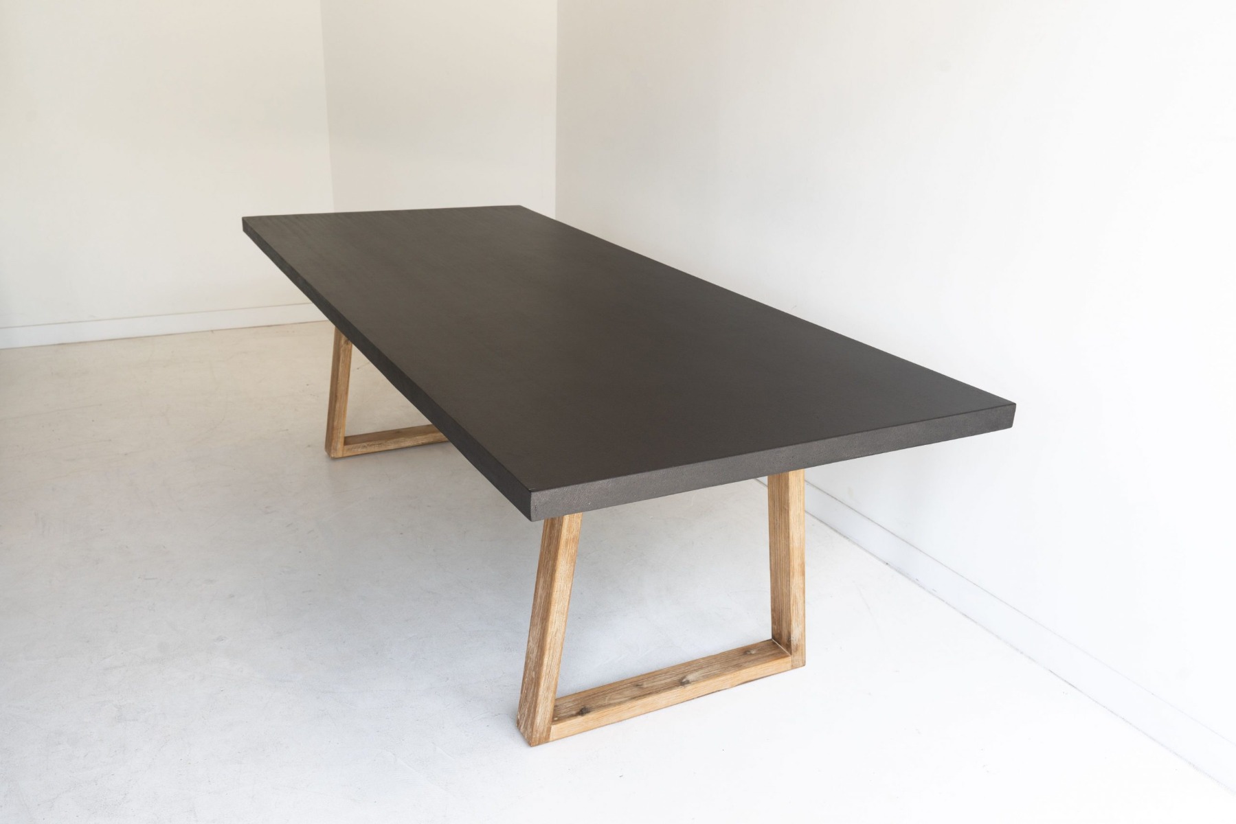 2.0m Sierra Elkstone Rectangular Dining Table – Ebony Black with Light Honey Legs - Image 3