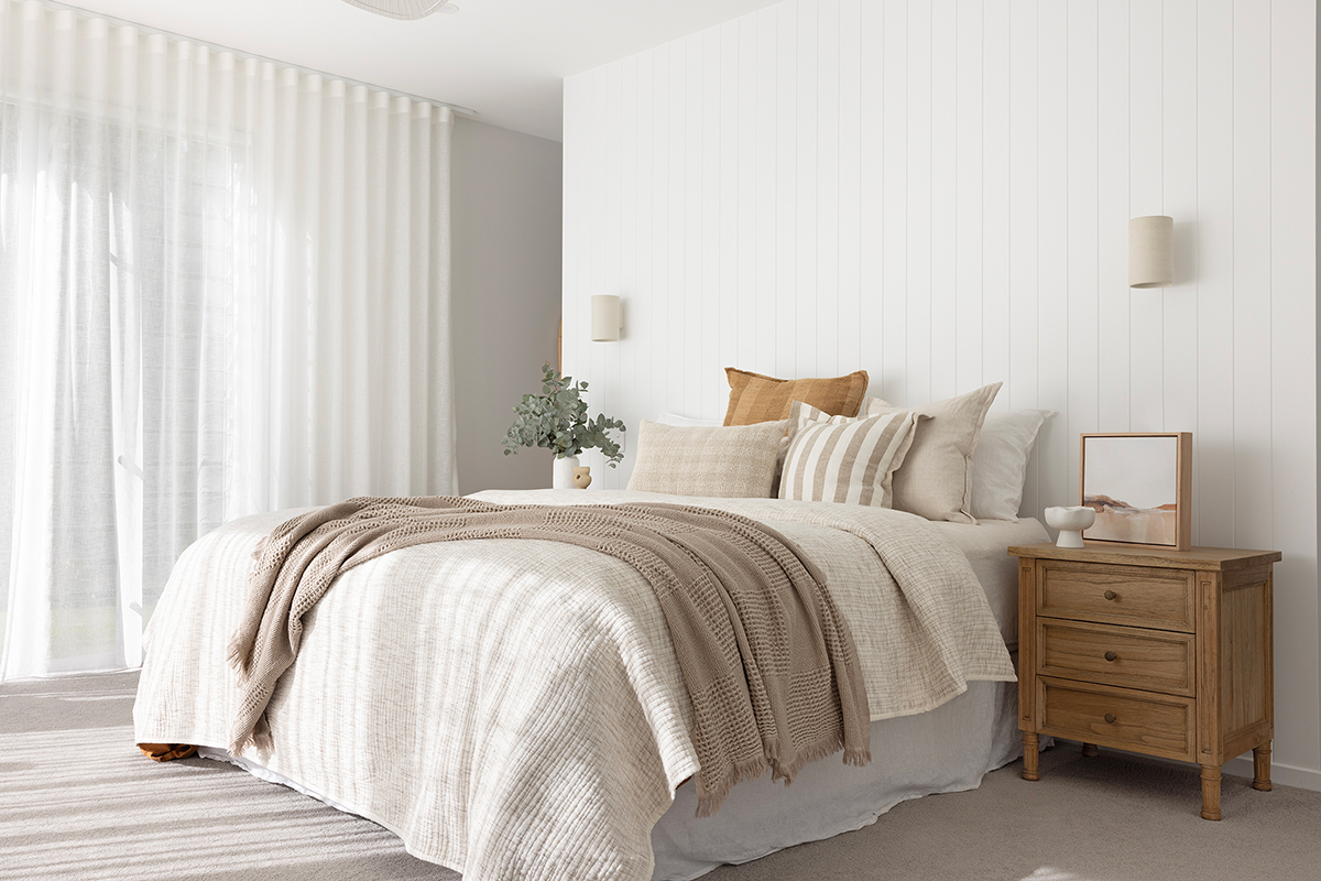 Hamilton Bedside Table 3 Drawer Weathered Oak, Width 57cm × Depth 45cm × Height 67cm - Image 14