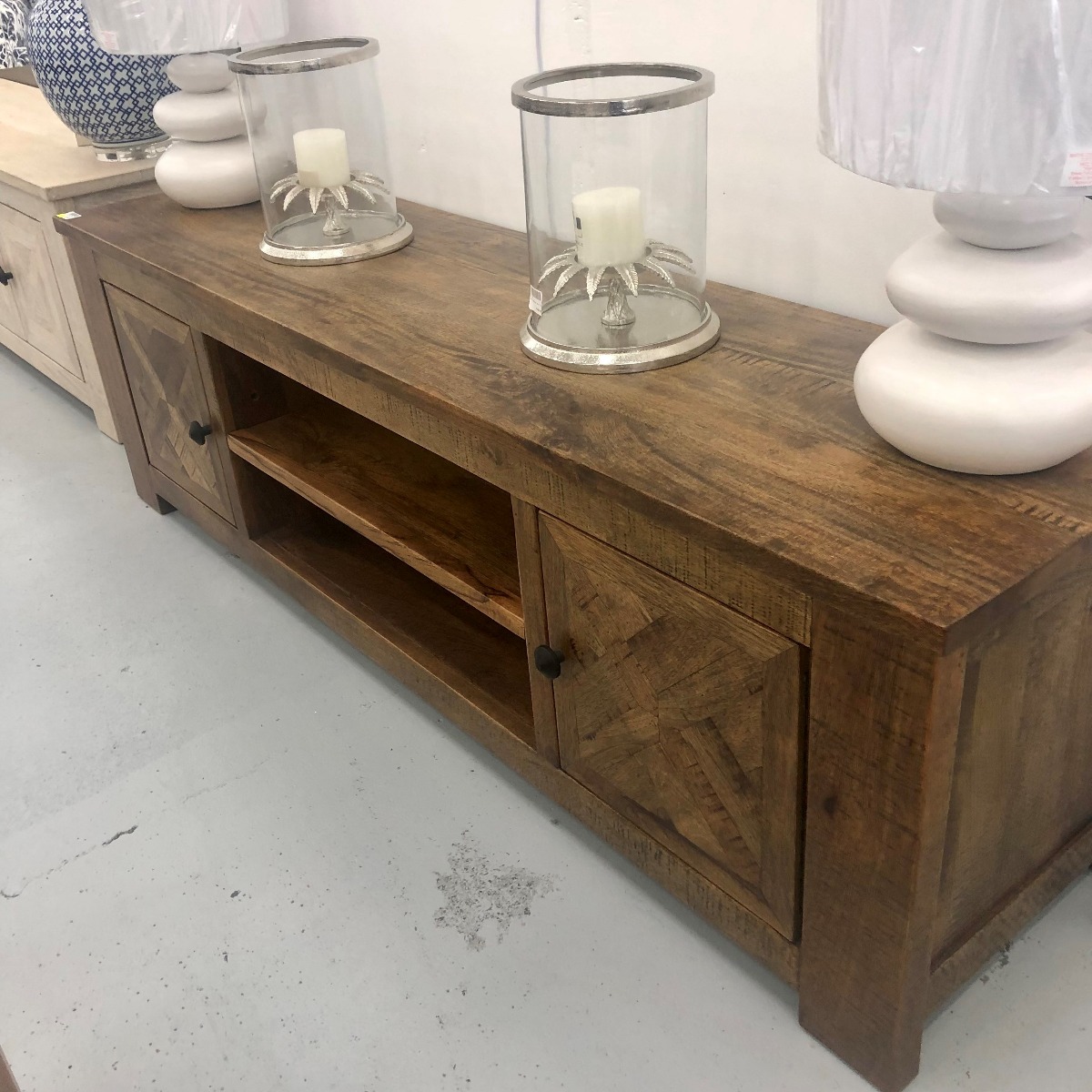 GOLD COAST FLOORSTOCK SALE "Plantation" Resort Style Hardwood Timber TV Entertainment Unit, 180cmL x 45cmD x 55cmH (RRP $1999) - Image 2