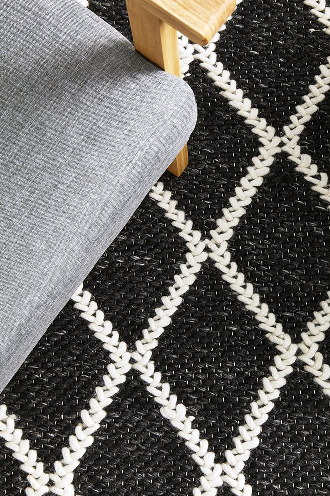 Huxley Hamptons Style Indoor Rug Black - Image 4