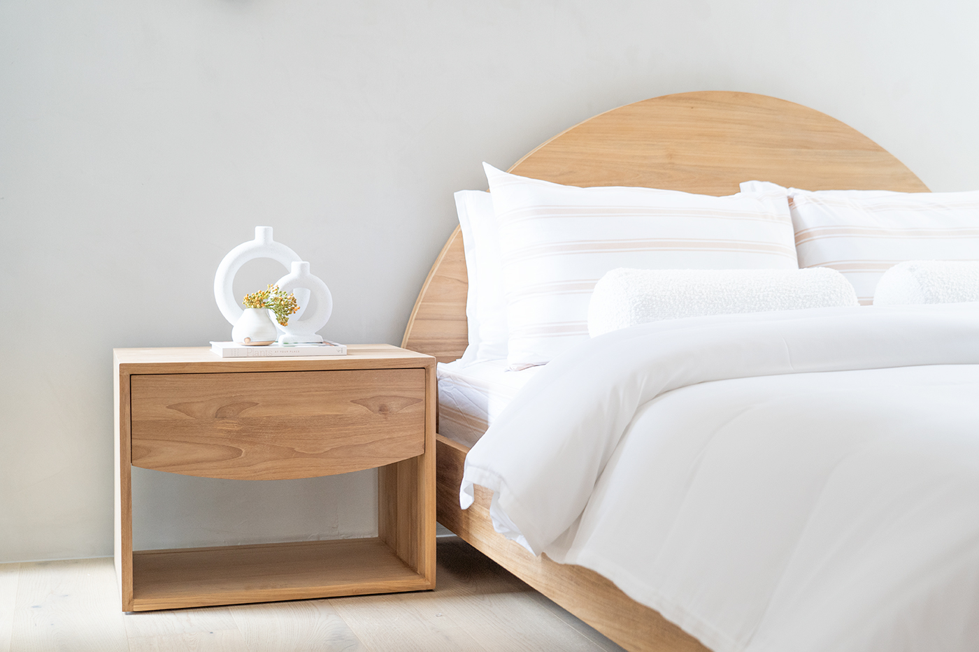 Koa King Size Bed, 192cm Wide x 220cm Long x 107cm - Image 2