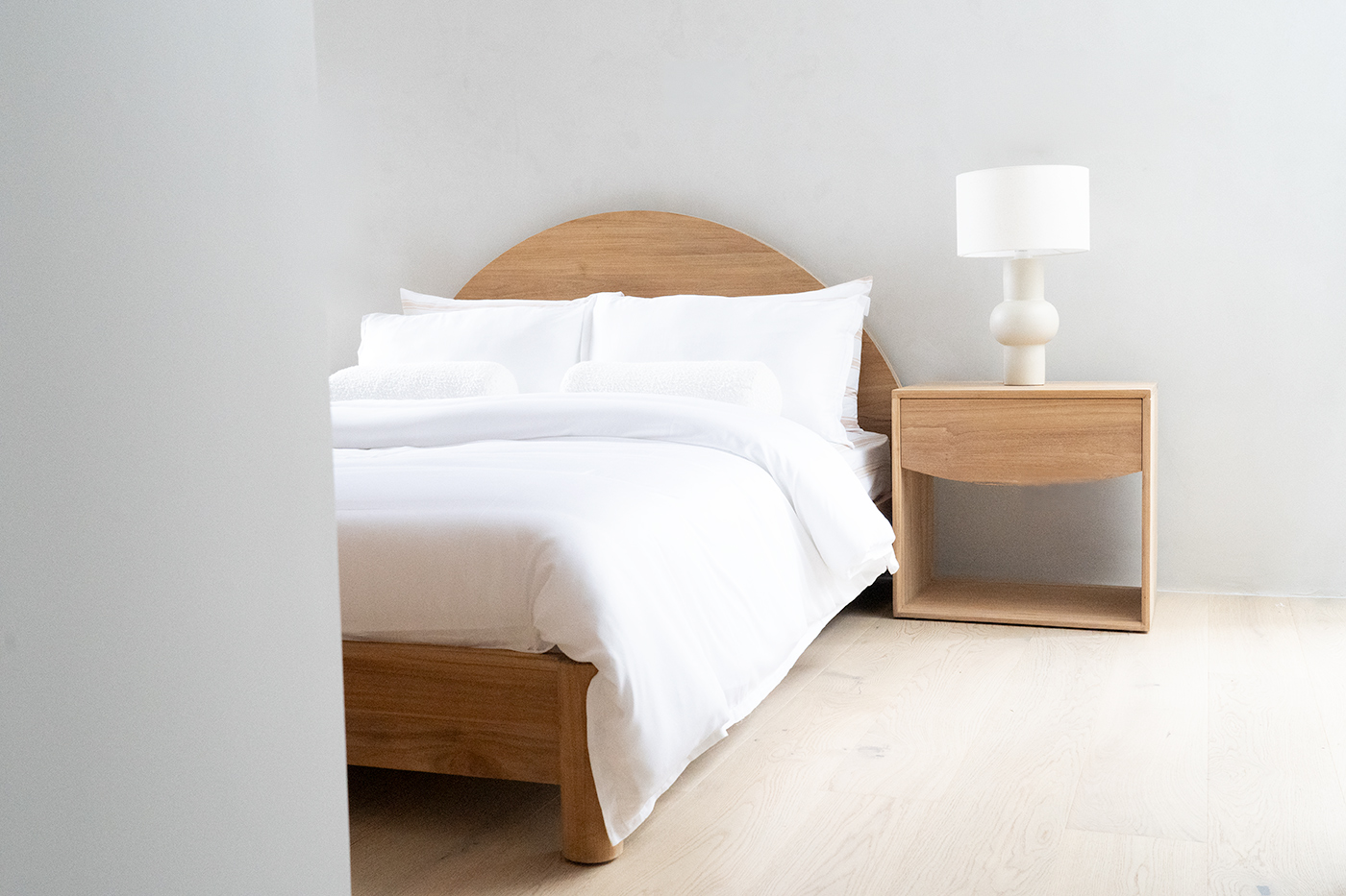 Koa King Size Bed, 192cm Wide x 220cm Long x 107cm - Image 3