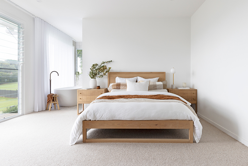 Clovelly Bed Super King Size American Oak, 215cm Wide x 217cm Long x 122cm High - Image 9