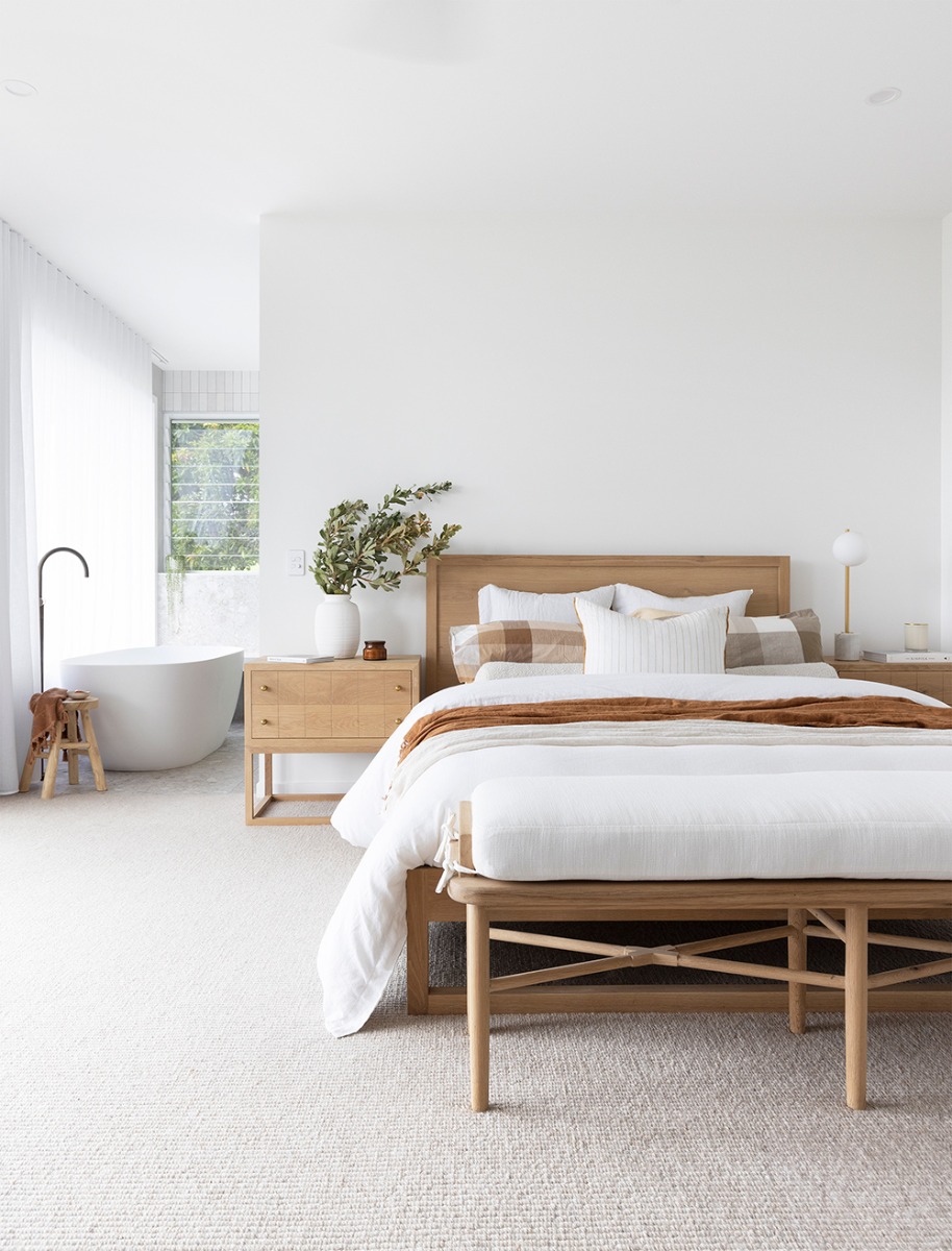 Clovelly Bed Super King Size American Oak, 215cm Wide x 217cm Long x 122cm High - Image 11