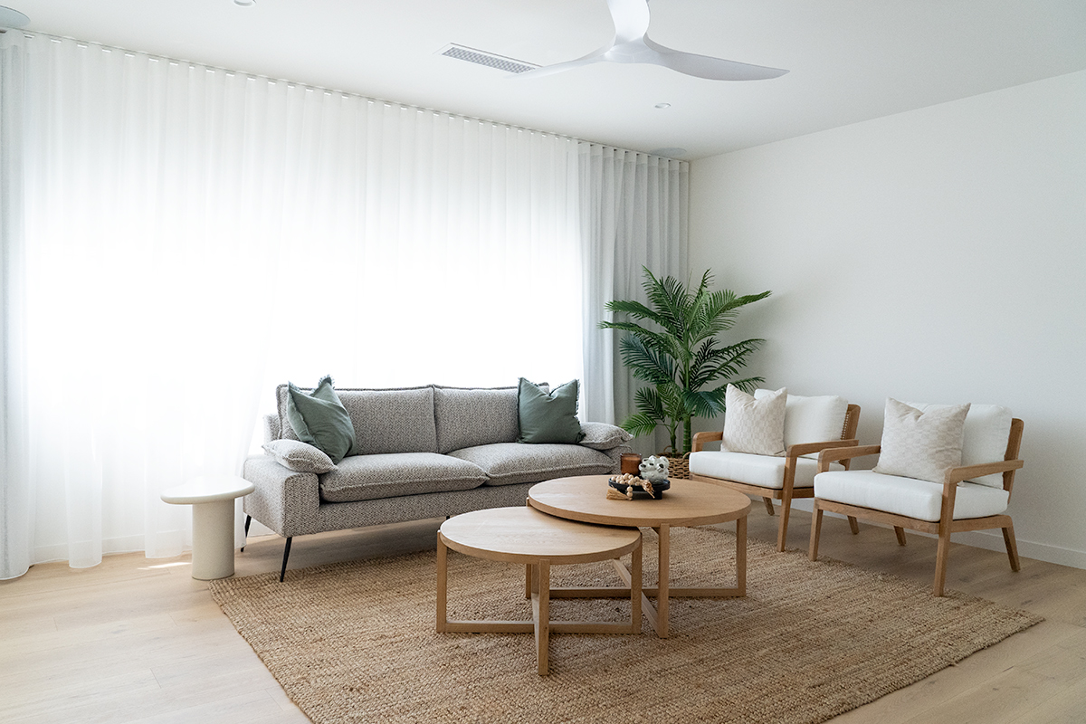 Clovelly Round Coffee Table, W 80cm x H 42cm - Image 10