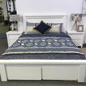 "Jefferson" Hamptons Style Solid Hardwood Timber King Bed with Drawers White, 223cmL x 197cmD x 120cmH (RRP $2499)