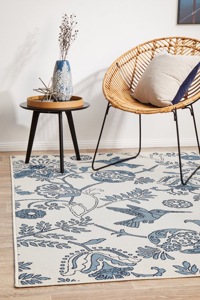 "Seaside" Hamptons Style Outdoor/Indoor Rug, White & Navy - Image 6