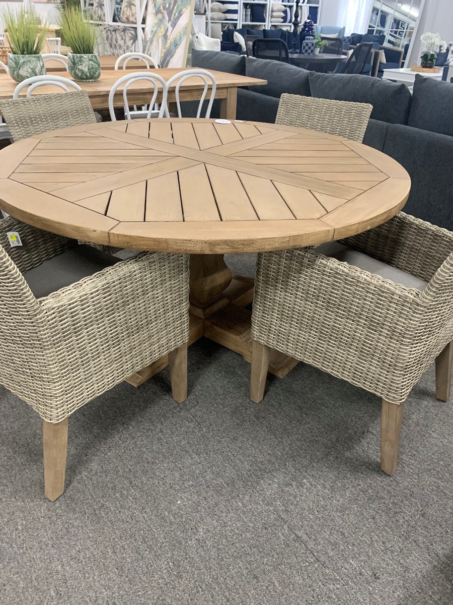 FLOORSTOCK CLEARANCE SALE "Hampshire" Hampton Style Outdoor Timber 150cm Round Dining Table with Pedestal Base + 4 x Wicker Chairs (RRP $3499) - Image 2