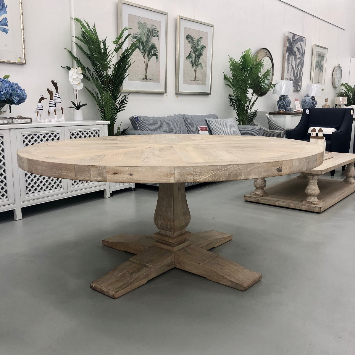 "Whitsunday" Hamptons Style Parquetry Hardwood Timber 180cm Round Dining Table, Beachwhite Finish (RRP $3999)